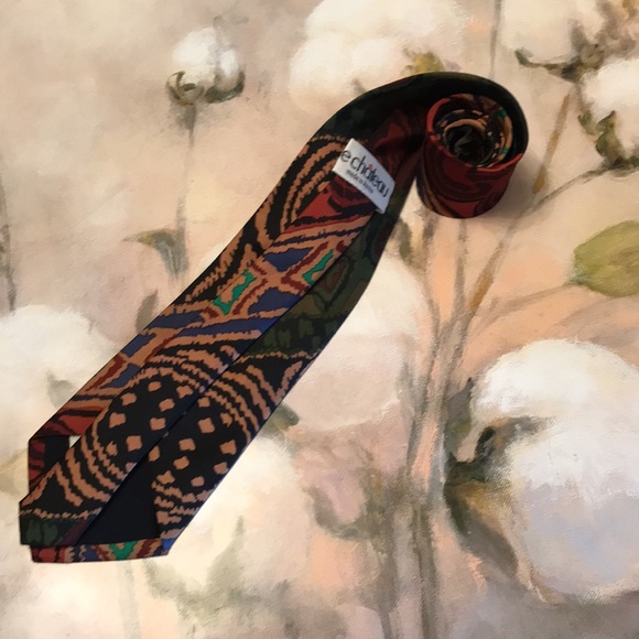 Le chateau tie - Picture 2 of 8